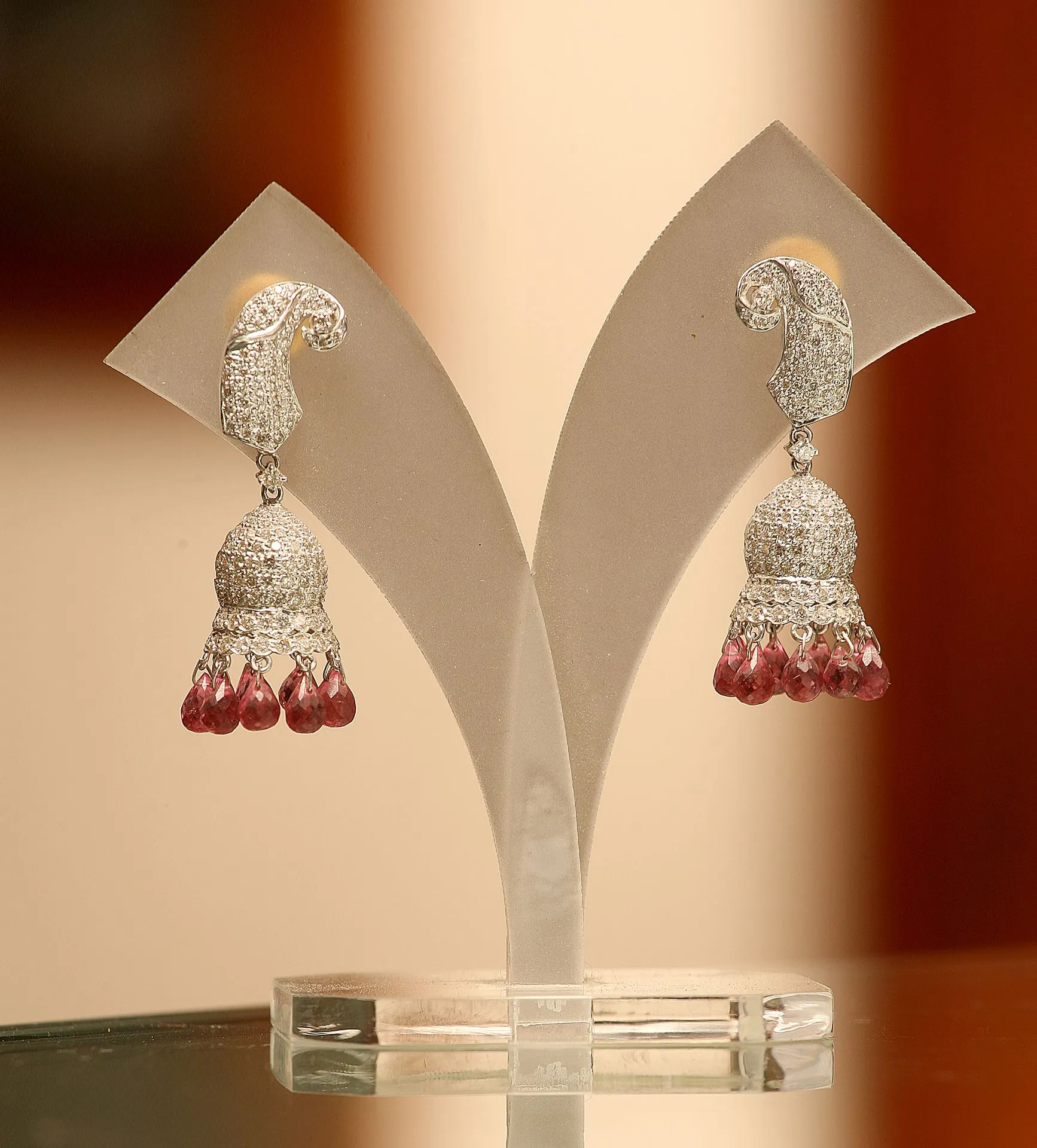Beautiful gemstone earrings with a sparkling finish.