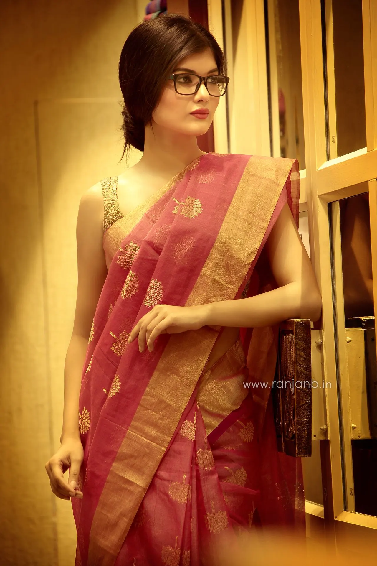 Advertising Campaign for Utsav Fashion with Kolkata Model Roja Paromita Dey by Ranjan Bhattacharya Photography.