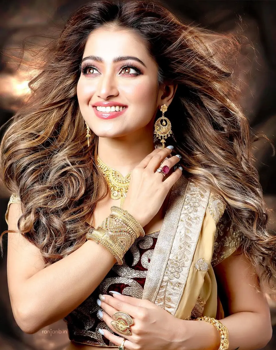Commercial Ad Campaign Photography for Rahul Jewellery Creations with Sudipta Banerjee by Ranjan Bhattacharya Photography
