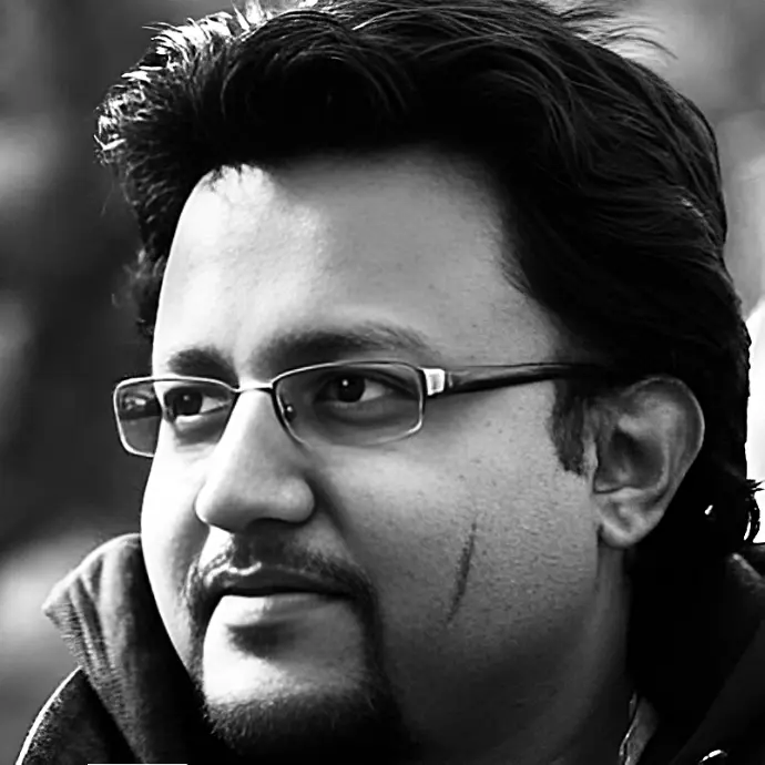 Kumarjeet Choudhury - A Designated Employee of Utsav Fashion in Kolkata