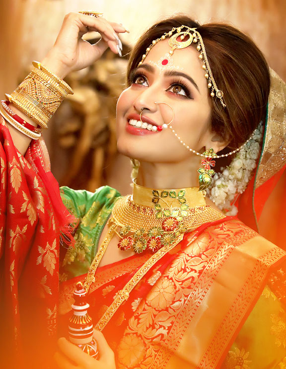 Commercial photography for Rahul Jewellery Creations with Sudipta Banerjee. A successful commercial campaign that boosted brand awareness and engagement.
