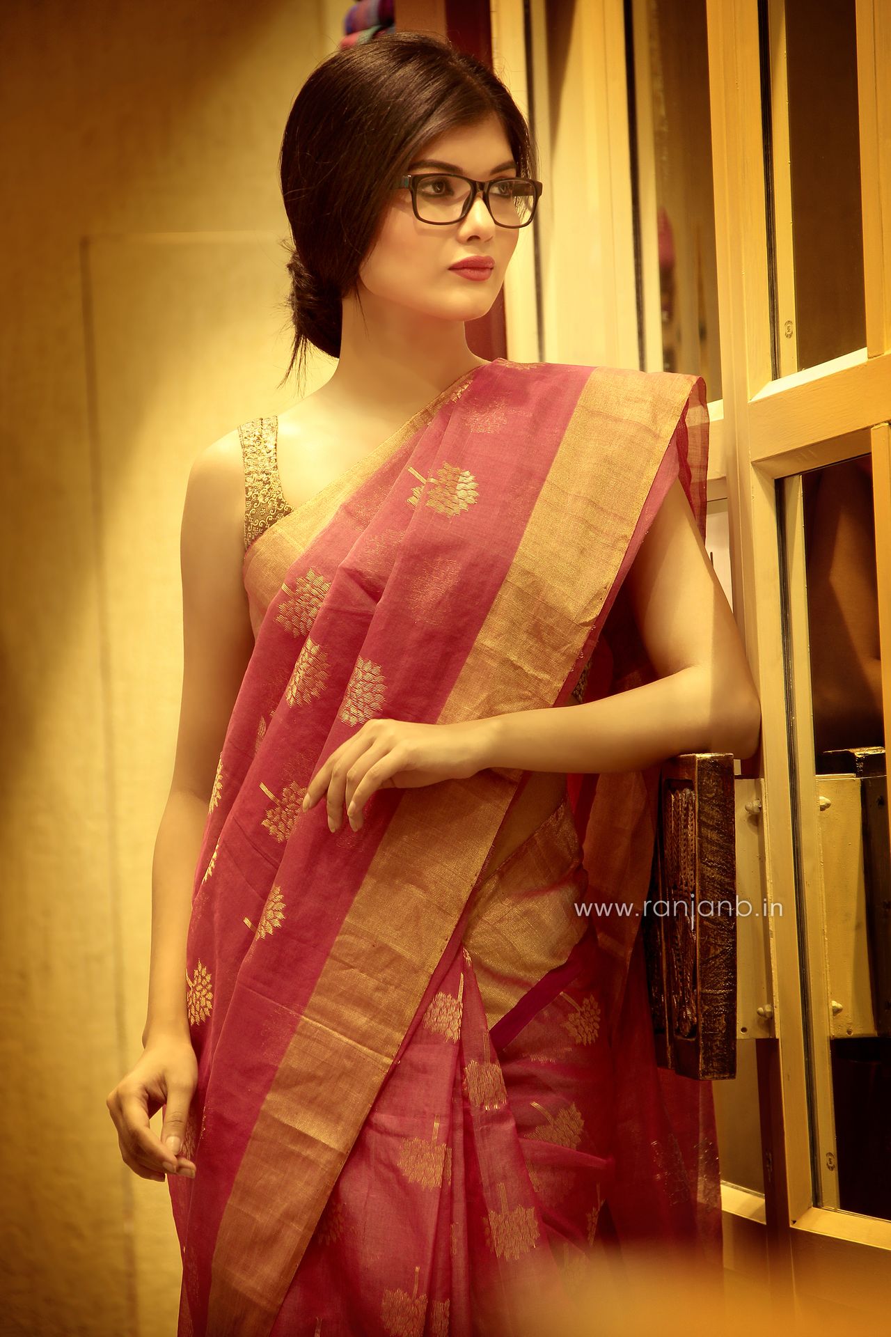 Advertising Campaign for Utsav Fashion with Kolkata Model Roja Paromita Dey by Ranjan Bhattacharya Photography.