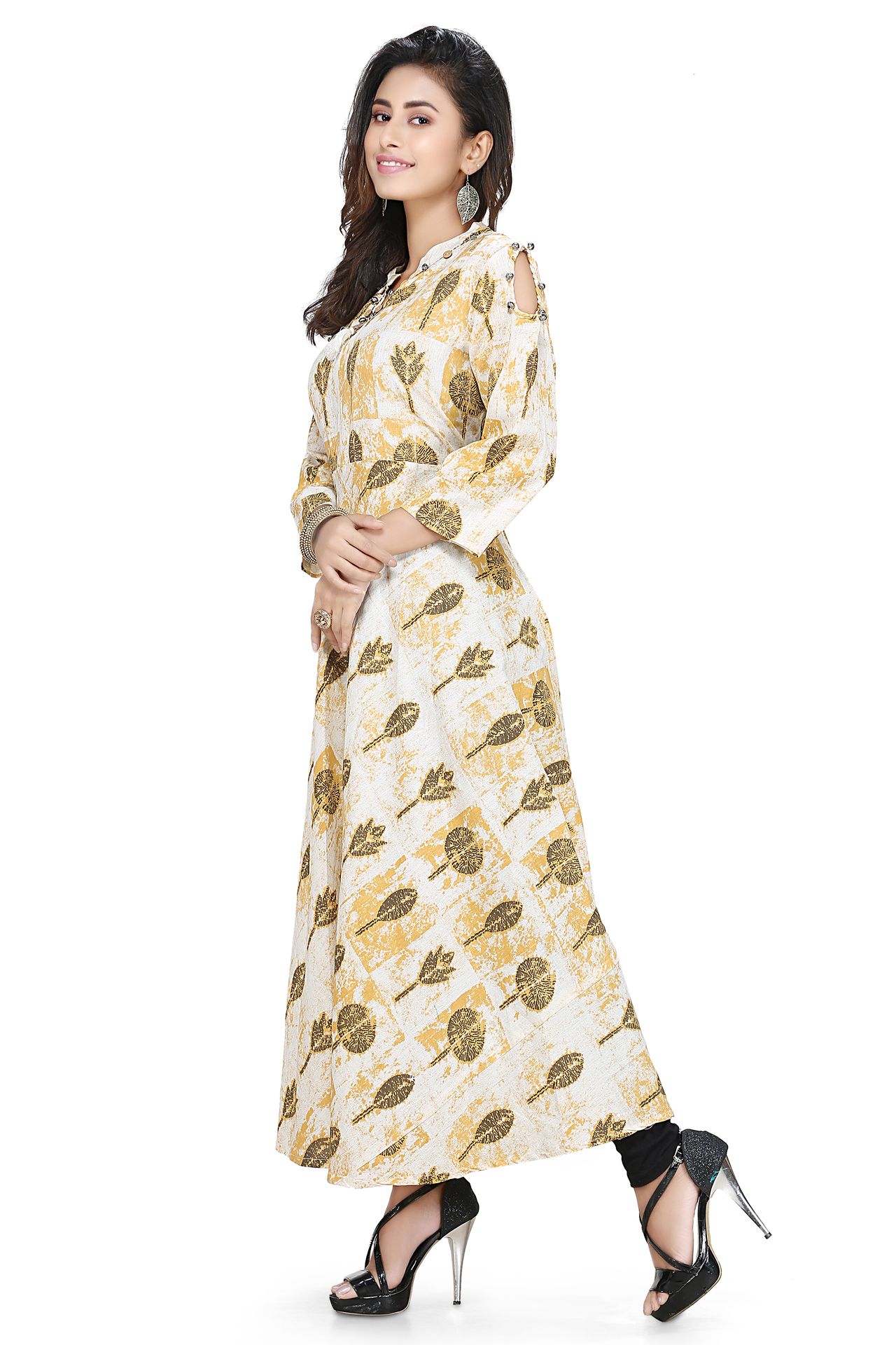 A stunning Indo-Western ethnic clothing shoot for Amazon India in Kolkata, featuring the elegant Ankita Saha, captured by Ranjan Bhattacharya