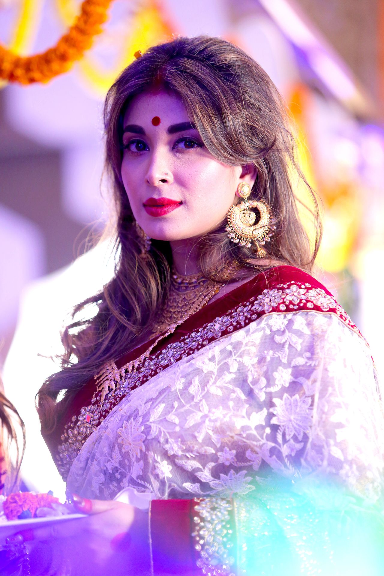 Candid shot of Srabani Roy Das of her Sister's wedding - photography by Ranjan Bhattacharya